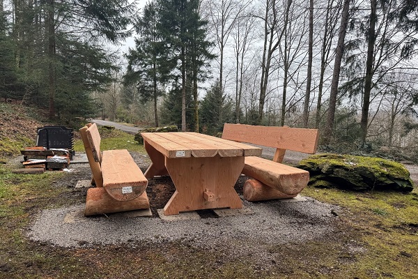 Tisch für Holzbank